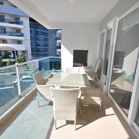 Aqua Diamond Residence