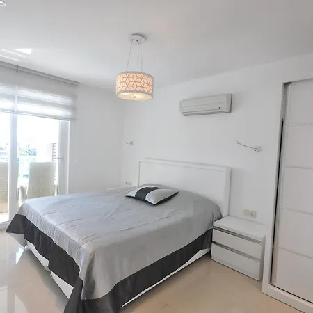 Aqua Diamond Residence *